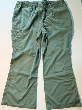 Cherokee Men’s Light Olive Cargo Pants